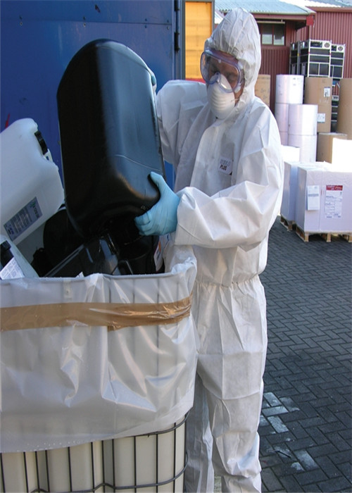 Costume jetable mou de combinaison pour le virus envahissant le type 3/4/5/6 de CAT 3