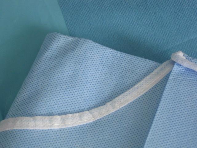 Robes fonctionnantes jetables favorables à l'environnement pour le personnel médical