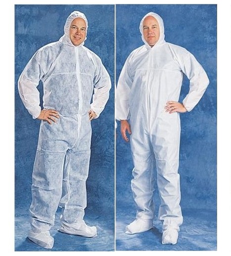 Combinaison protectrice jetable microporeuse respirable avec la couverture de chaussure