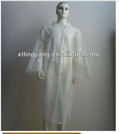 Soft PE Material Disposable Plastic Gowns For Water / Oil / Blood Prevention