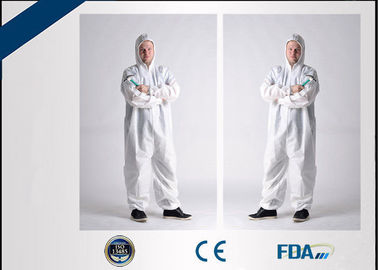 Chine Combinaisons médicales jetables respirables, anti costume à capuchon statique de Cleanroom usine