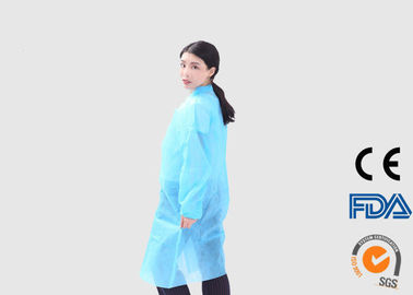 Robes jetables d'examen médical de longue douille, manteaux jetables non tissés de laboratoire
